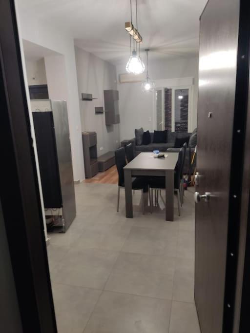 Σπιτι Ιδανικο Για 4 Ατομα Στον Αγ. Νικολαο Αττικησ Apartment Athens Ngoại thất bức ảnh